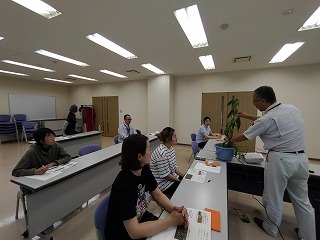 これは、レディースファームスクールの畑の雑草です！