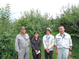 果樹の技術指導に同行
