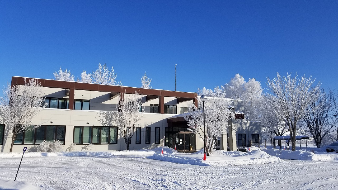 事務所近景（樹氷）